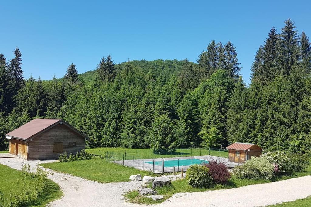 Вилла Gite Jura Mina Chalet Au Milieu De La Nature Ney Экстерьер фото