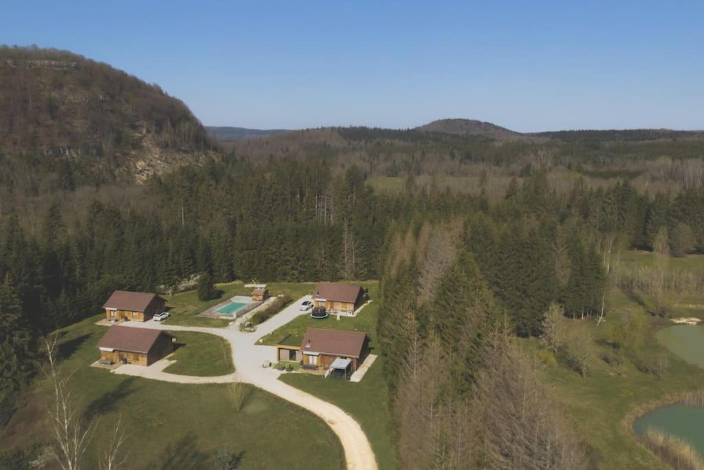Вилла Gite Jura Mina Chalet Au Milieu De La Nature Ney Экстерьер фото