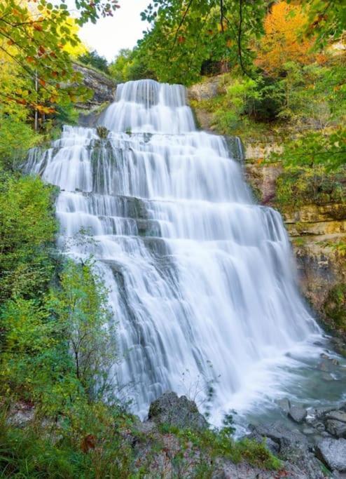 Вилла Gite Jura Mina Chalet Au Milieu De La Nature Ney Экстерьер фото
