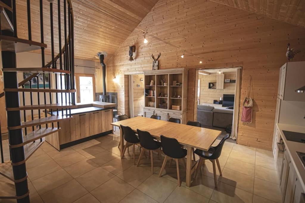 Вилла Gite Jura Mina Chalet Au Milieu De La Nature Ney Экстерьер фото